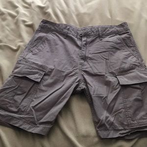 Men’s cargo shorts, size 31
